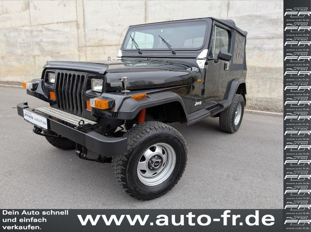 Jeep Wrangler 2.5 4x4 voll restauriert H-Zulassung