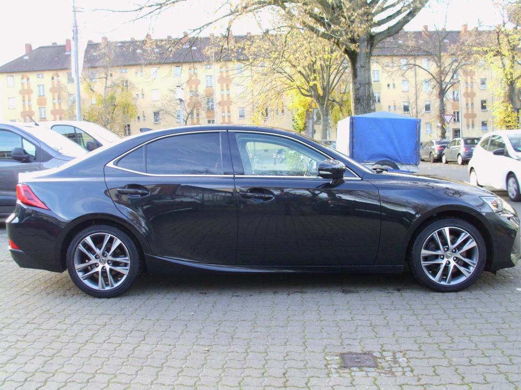 Lexus IS 200