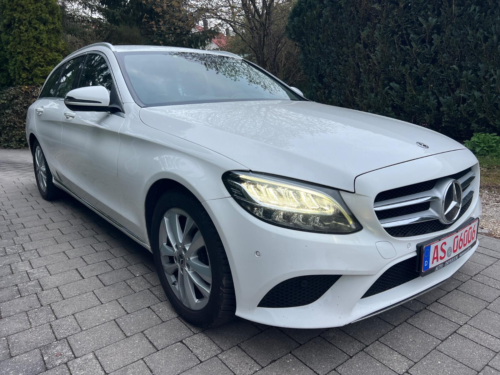 Mercedes-Benz C 200 d/Navi/Led/Kemera/El Klappe