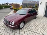 Mercedes-Benz E 230 Elegance 1. Lack, Kratzerfrei - Mercedes-Benz E 230 Gebrauchtwagen