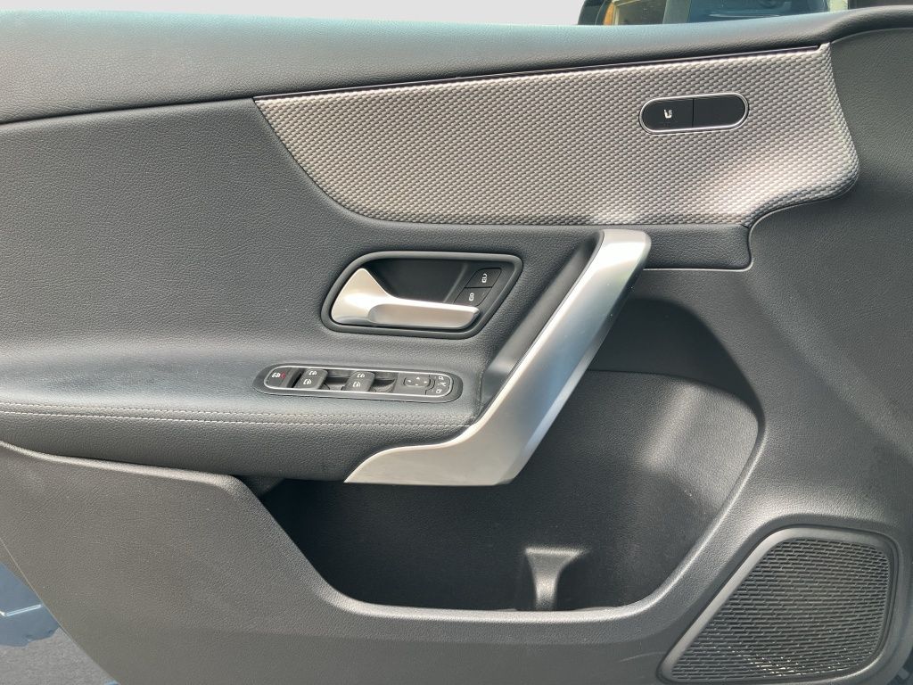 Fahrzeugabbildung Mercedes-Benz A 180 d PROGRESSIVE*STANDH*LED*NAVI*SITZH*TOTW