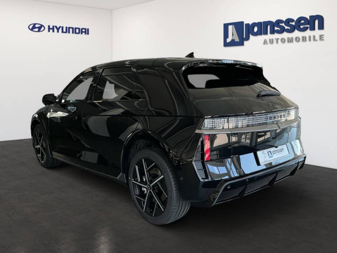 Fahrzeugabbildung Hyundai IONIQ 5 84 kWh Allrad (325 PS) N Line Park-Paket