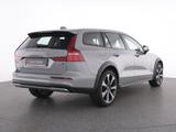 Volvo V60 Cross Country B4 AWD Plus+LEDER+PANO+DAB - gebrauchte Kombis
