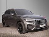 Volkswagen Touareg 3.0 TDI DSG 4Motion R-Line *Luftfederung - Volkswagen Touareg aus 2019