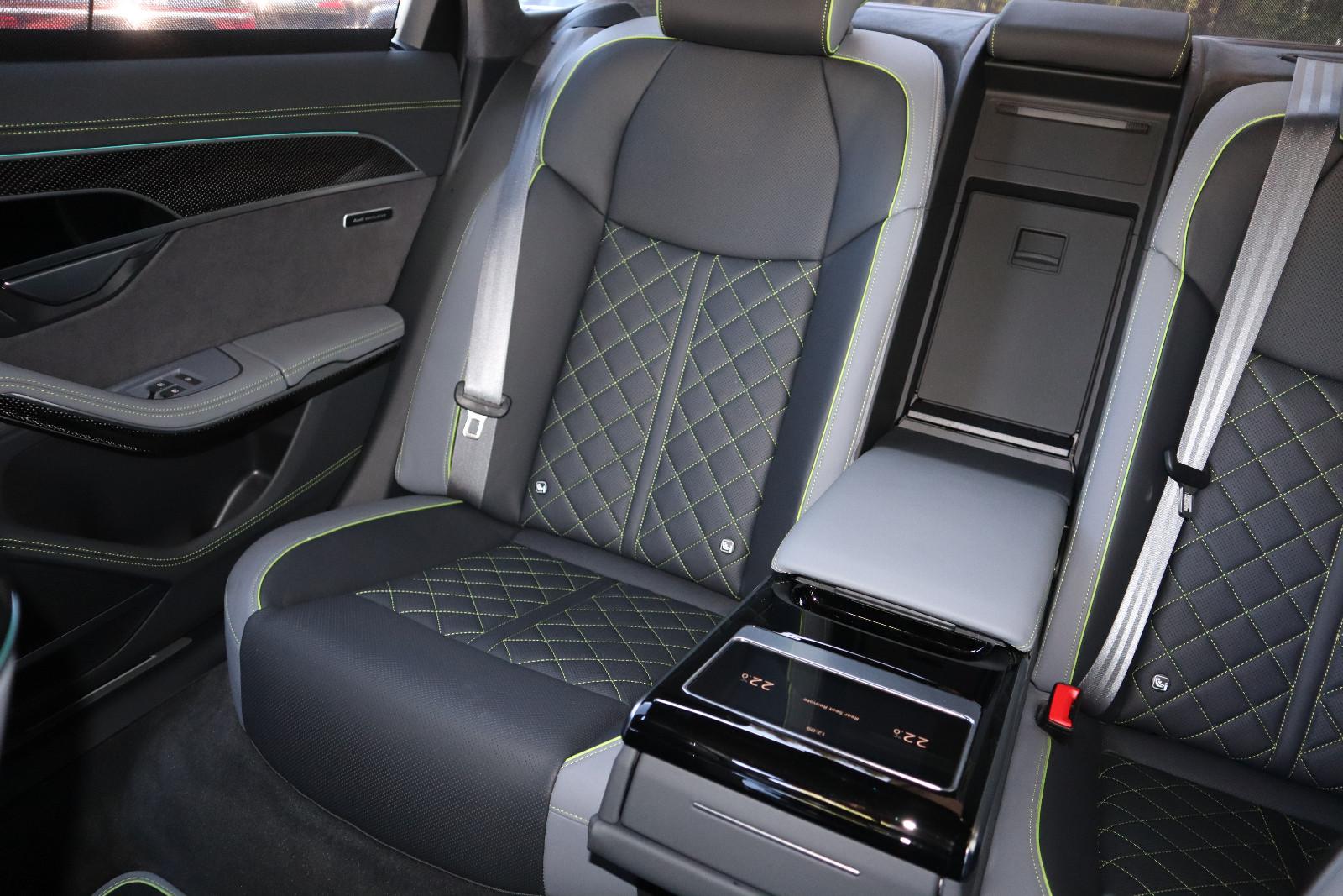 Audi A8 60 TFSI V8 quattro exclusive BLACK-P/VOLLEDER