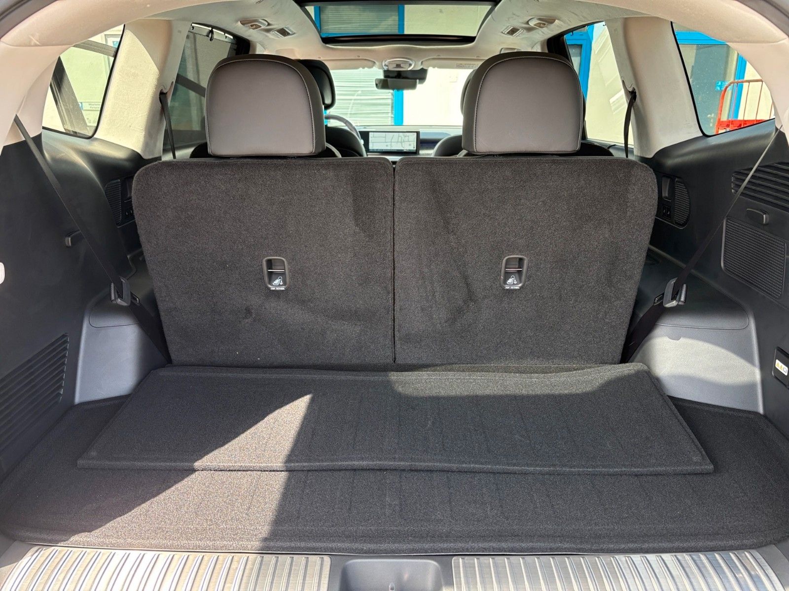 Fahrzeugabbildung Hyundai IONIQ 9 Uniq 110 kWh *ALLRAD*
