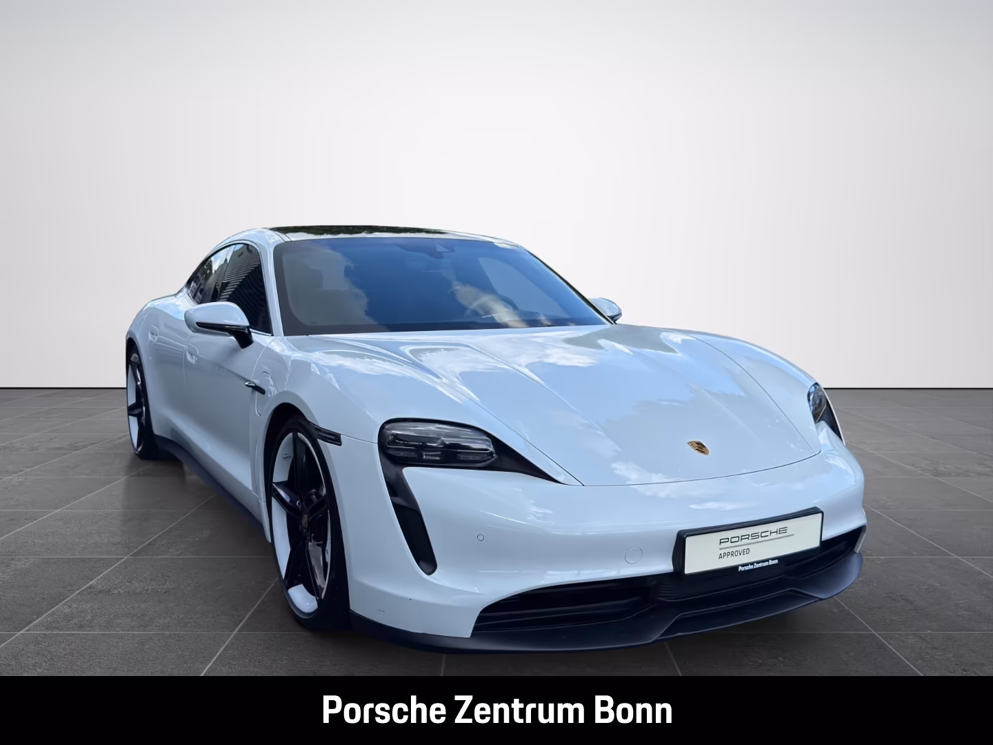 Porsche Taycan Surround-View BOSE Luftfederung PASM 21z