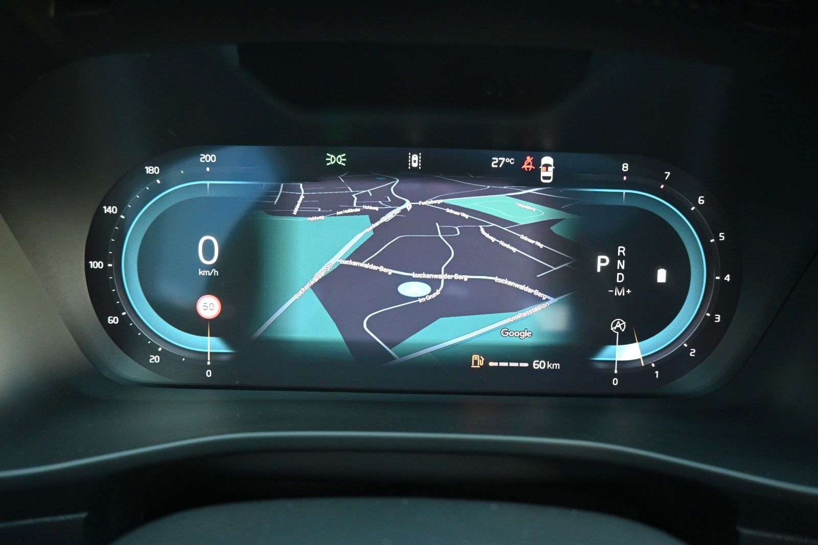 Fahrzeugabbildung Volvo XC40 B4 DKG Ultra Dark*FSHZG*PANO*360°*ACC*AHK