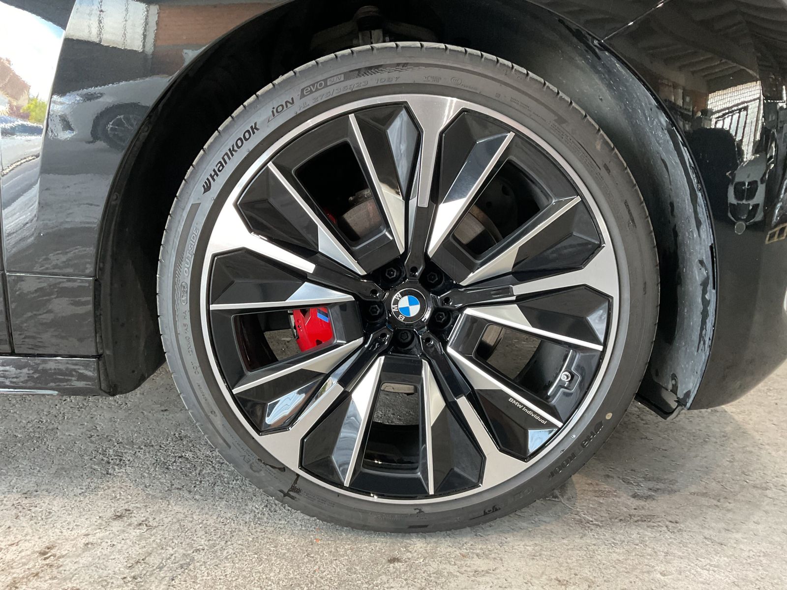 Fahrzeugeinzelansicht 17 Fahrzeugabbildung BMW iX xDrive45 |Luftfederung |M Sportpaket Pro |Bow