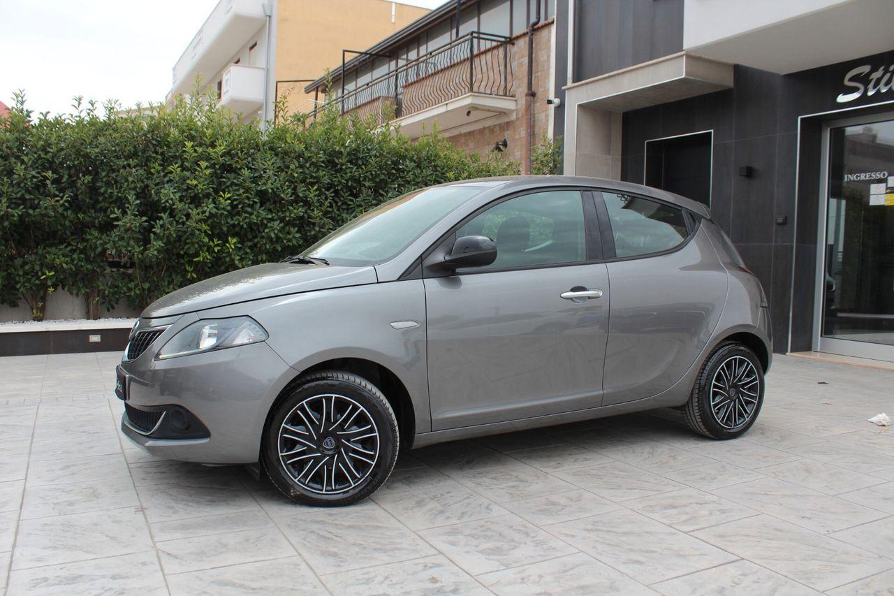Lancia Ypsilon 1.0 FireFly 5 porte S&S Hybrid Ec