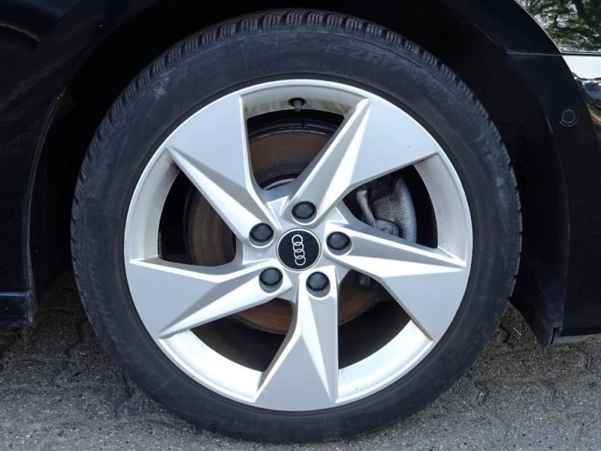 Fahrzeugabbildung Audi A3 Sportback 1.5 TFSI MHEV S line