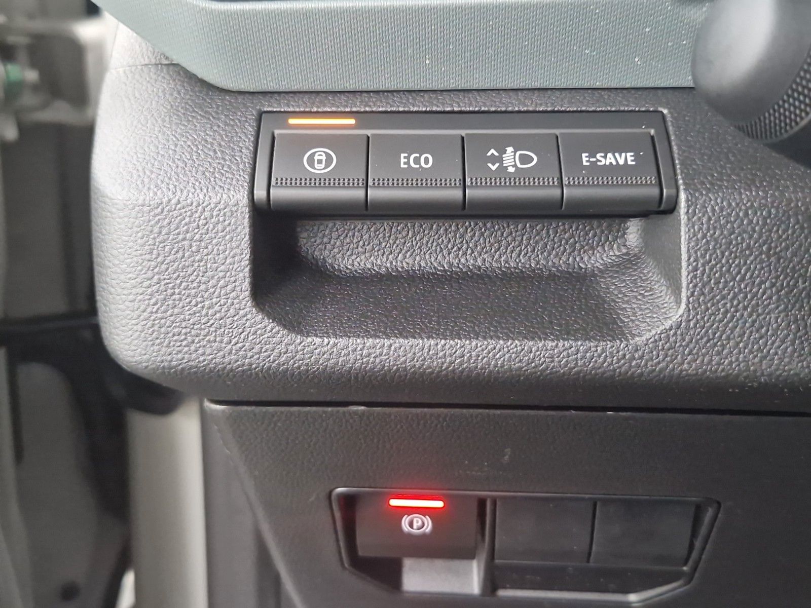 DACIA Duster  Extreme Hybrid 155 Winter-Plus – Bild 30