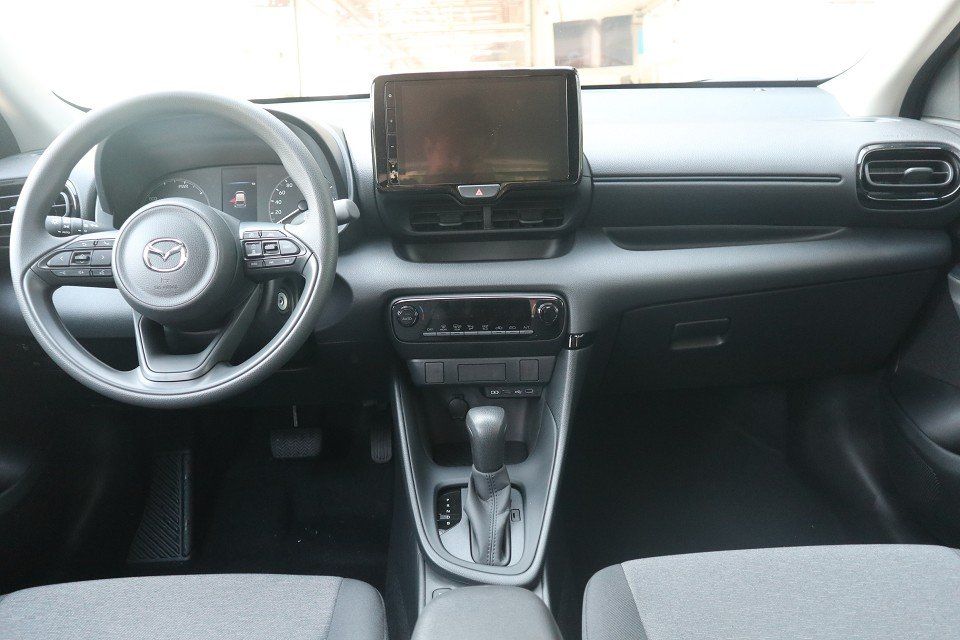 Fahrzeugabbildung Mazda 2 Hybrid Prime-Line 1.5L VVT-i 116 PS CVT ACAA R