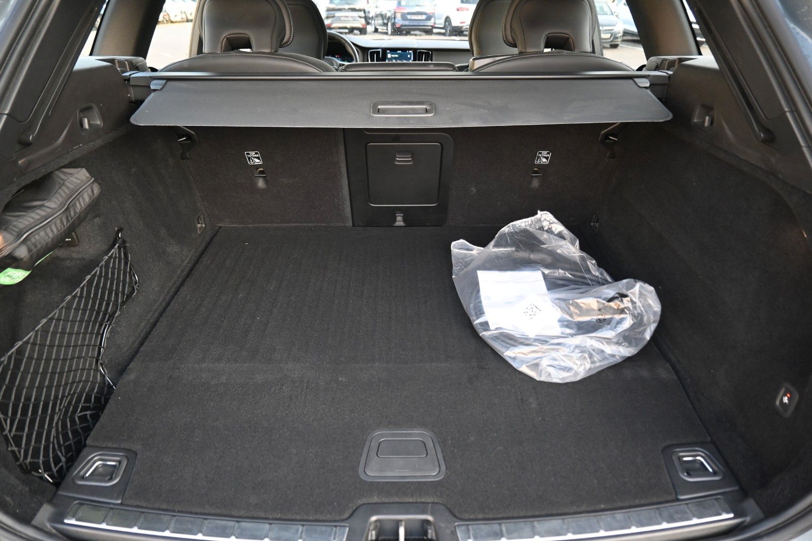 Fahrzeugabbildung Volvo XC60 T8 Ultimate Dark AWD*AHK*360°*PANO*