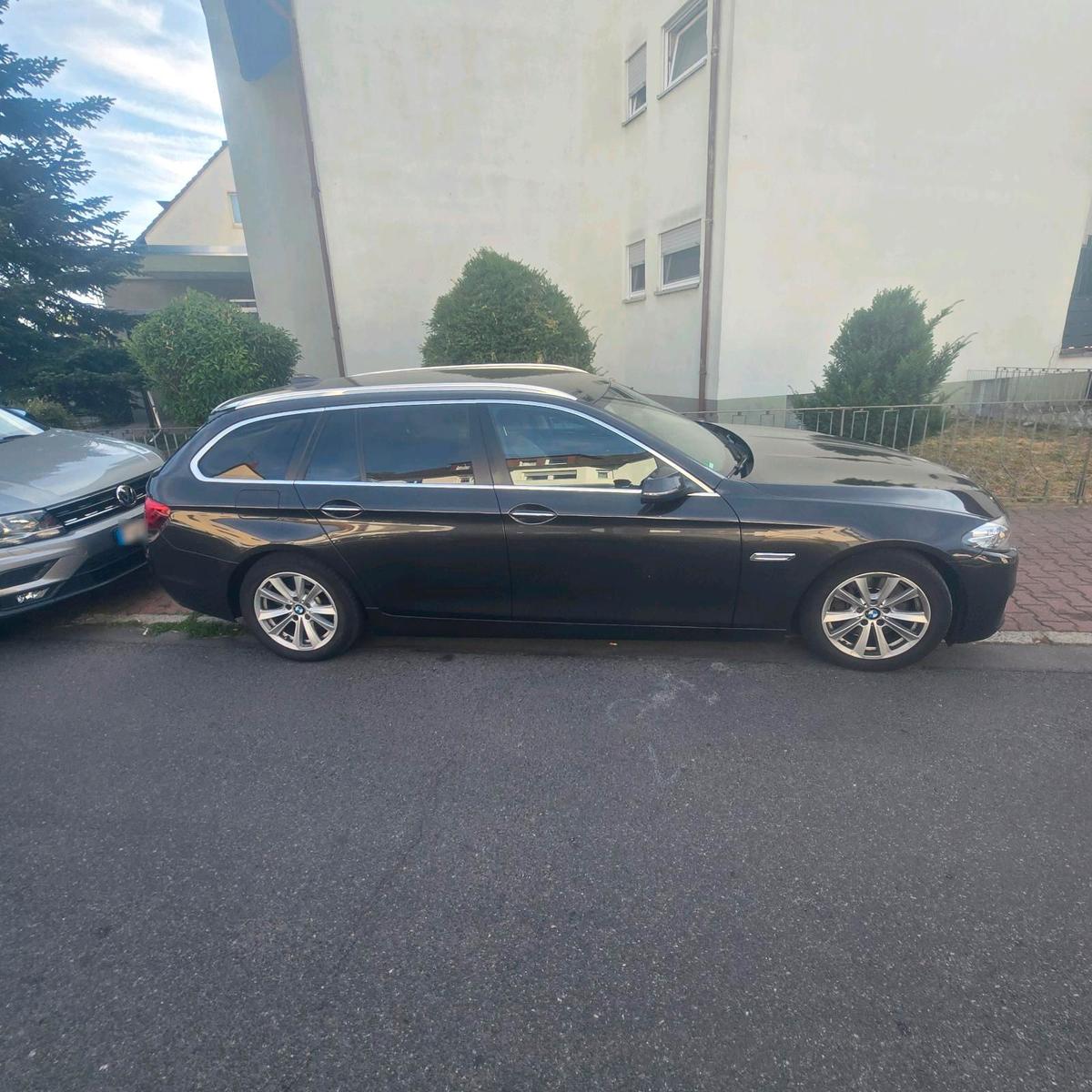 BMW 525 2015 — rear view