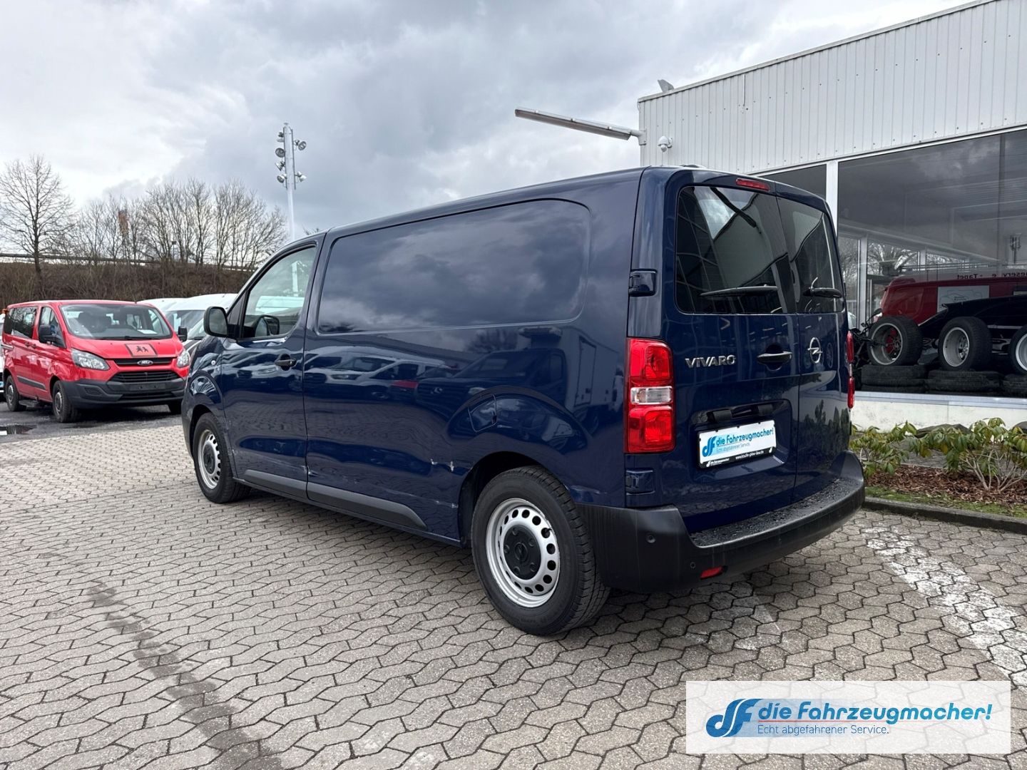 Fahrzeugabbildung Opel Vivaro Kasten Edition M 1.5 D  Musikstreaming To