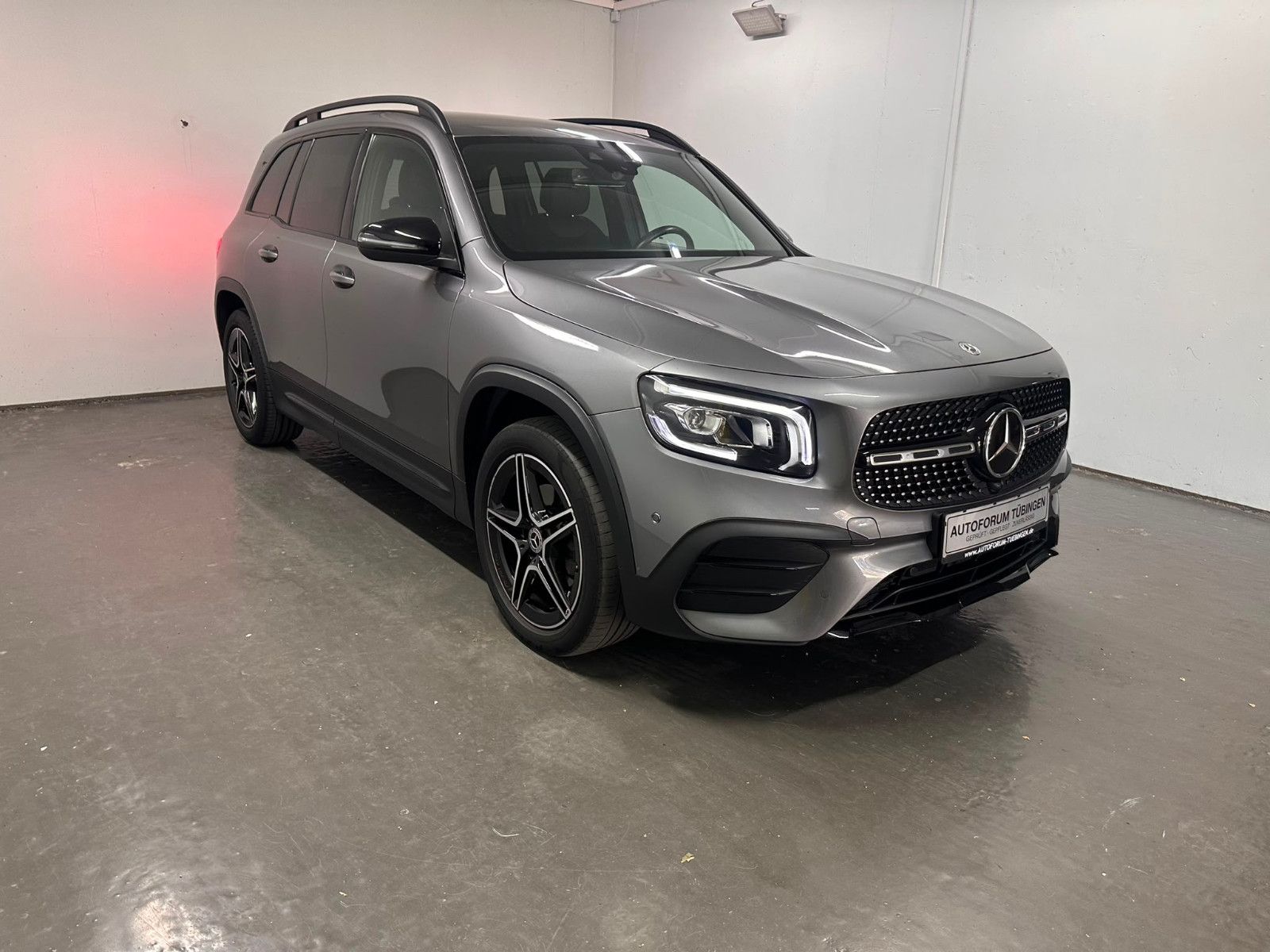 Fahrzeugabbildung Mercedes-Benz GLB 180 d *AMG-LINE*NIGHT*DISTRO*AHK*KAMERA*LED*
