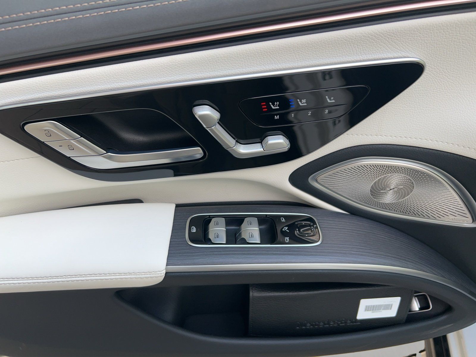 Fahrzeugabbildung Mercedes-Benz EQS 580 AMG ManufakturInterieur TV Masage AR-HUD