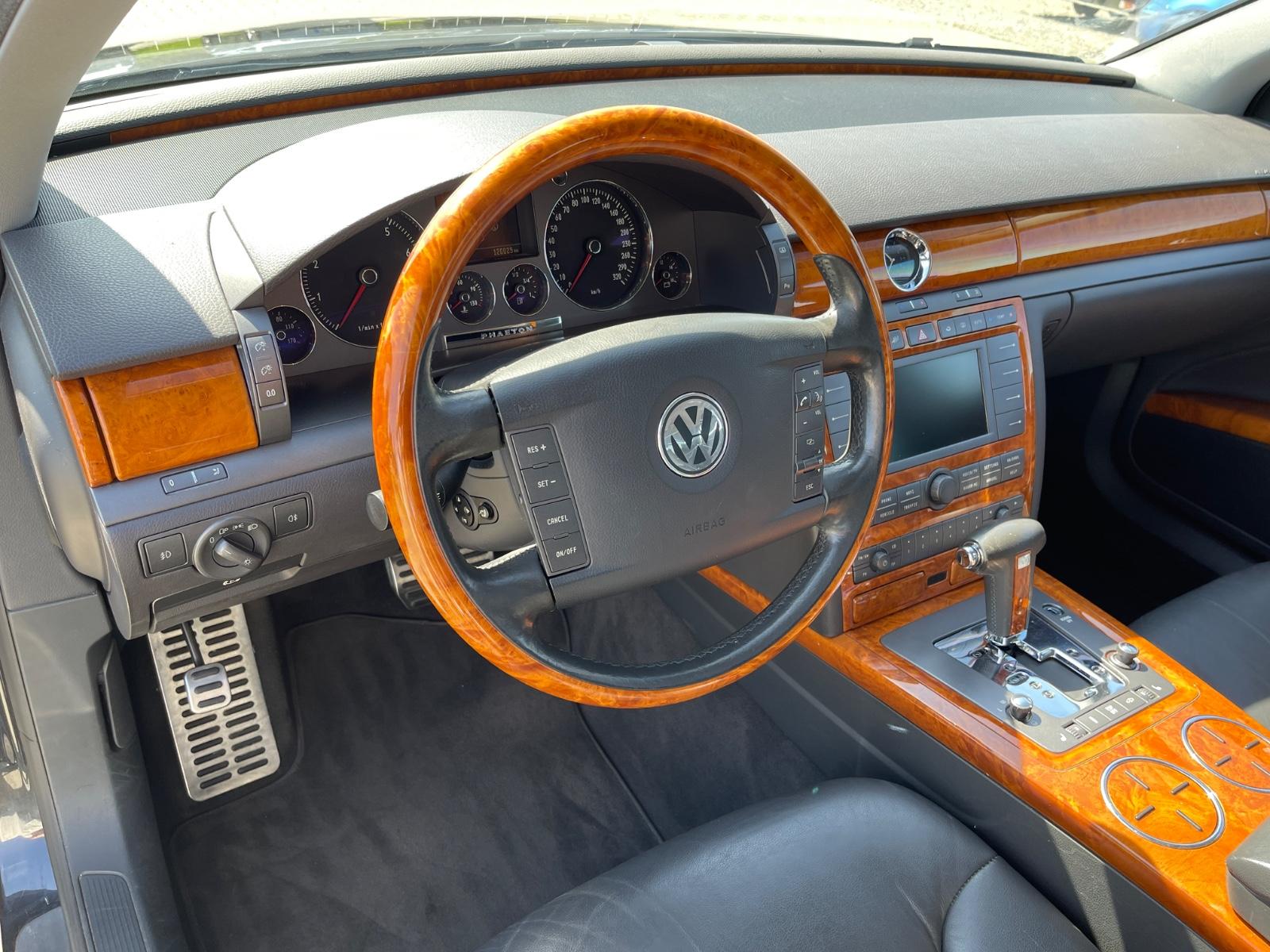 Volkswagen Phaeton V8 4Motion 2HD 18 Zoll 5-Sitzer