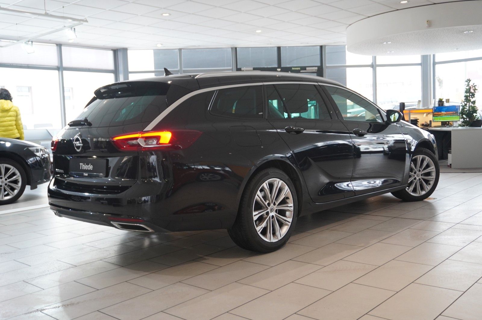 Fahrzeugabbildung Opel Insignia B ST 2.0D ELEGANCE NAVI/LED/KAMERA/DAB+