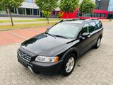 Volvo XC70 LEDER ALU 6-GANG SCHALTER TOP ZUSTAND - gebrauchte Volvo XC70 aus dem Jahr 2006