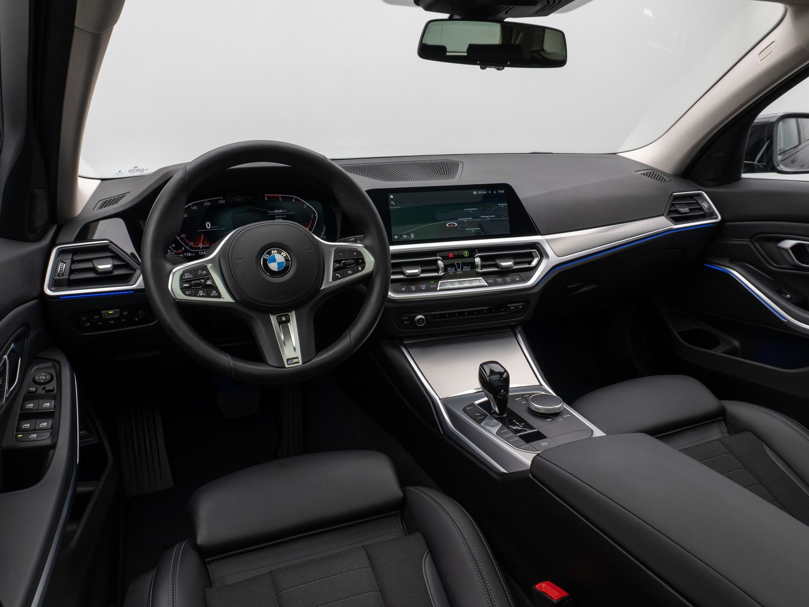 Fahrzeugabbildung BMW 320d  xD Sport Line Panorama Kamera HiFi Komfort