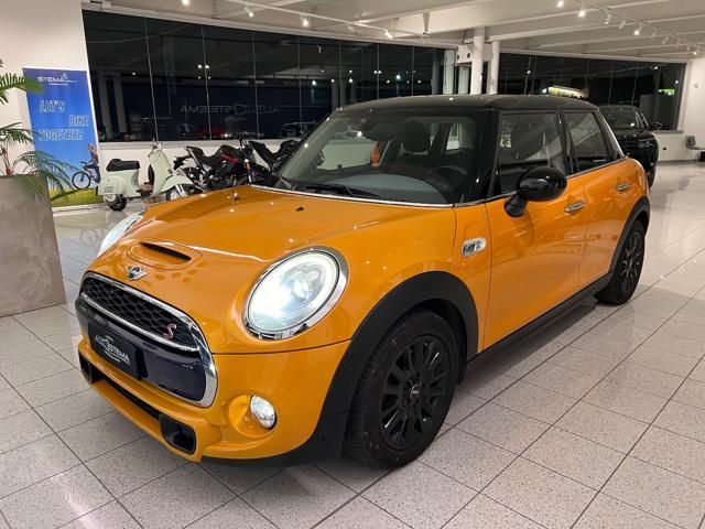 MINI Cooper SD 2.0 Auto Hype 5 porte - FULL LED 