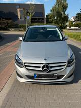 Mercedes-Benz B 180 - Sehr guter Zustand | Garagenwagen - Mercedes-Benz B 180 in Duisburg