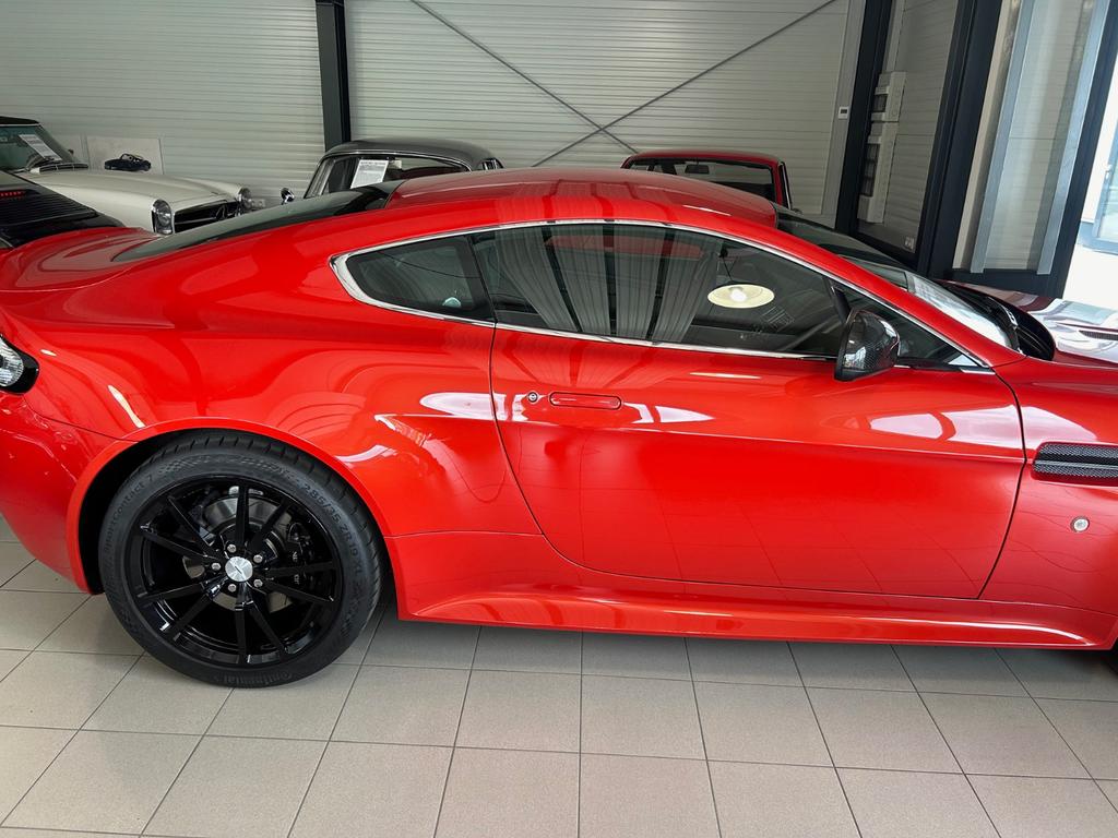 Aston Martin V8 Vantage