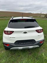 Kia Stonic 1.0 T-GDI 120 Spirit DCT7 Spirit - weiße Kia Stonic