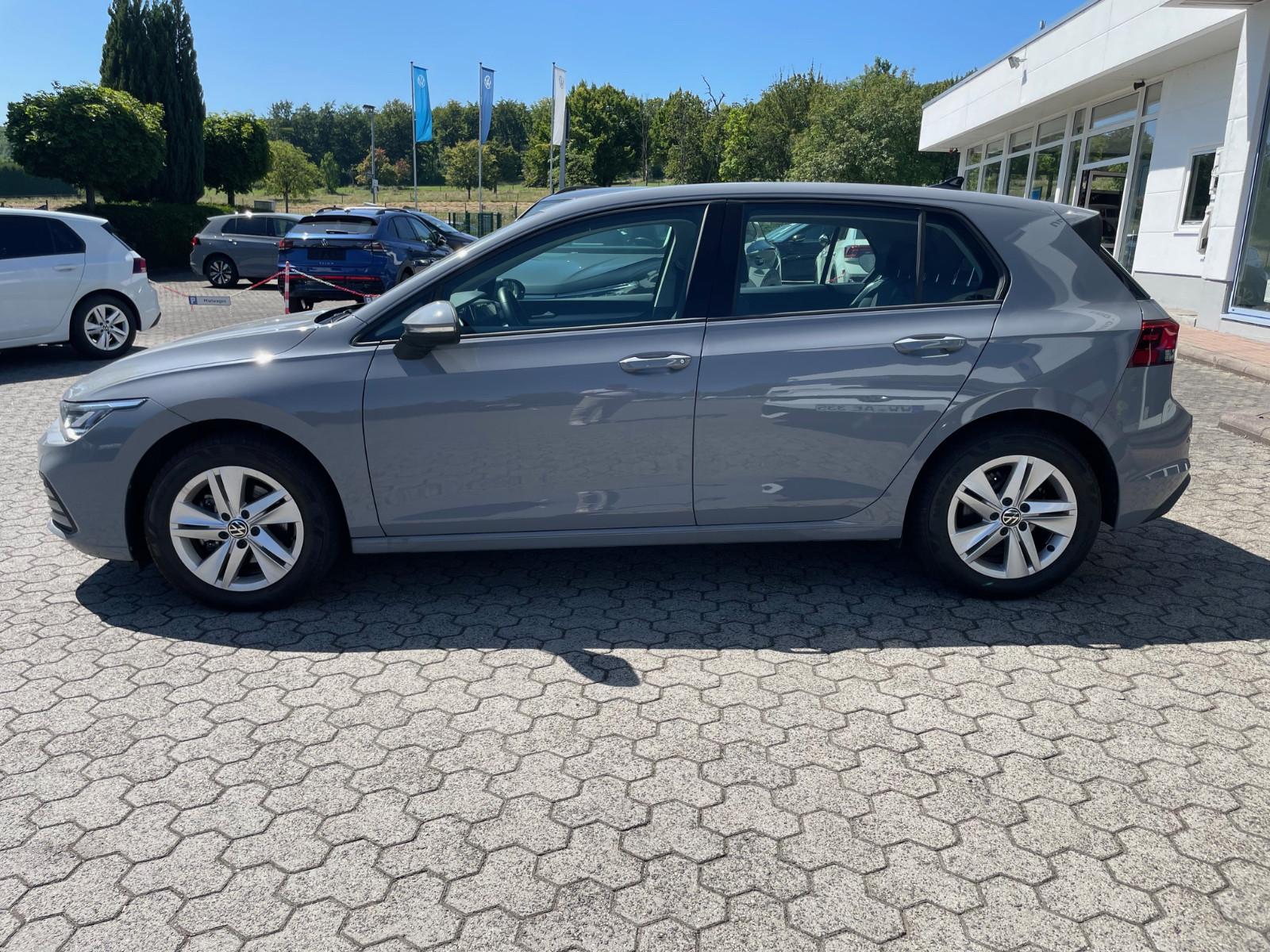 Volkswagen Golf VIII Life 1.0 TSI+LED+ACC+RFK+PDC+CLIMA+SHZ
