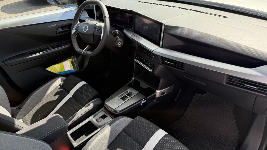 Autohaus Zimpel - Opel Frontera Edition 1.2 Navi+Kamera+LED+SHZ+LHZ+Kli - Bild 10 Autohaus Zimpel - Opel Frontera Edition 1.2 Navi+Kamera+LED+SHZ+LHZ+Kli - Bild 10