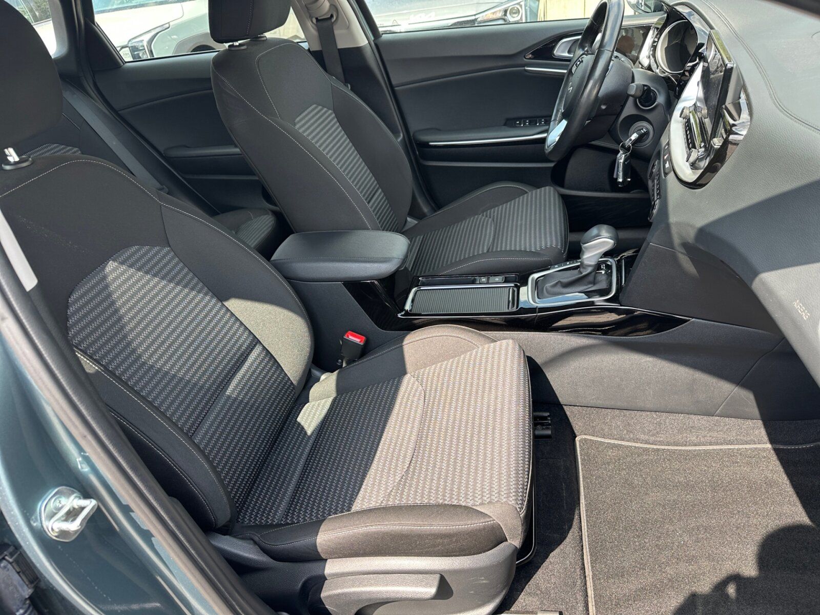 Fahrzeugabbildung Kia Ceed Sportswagon 1.6 CRDi Spirit DCT Navi | AHK