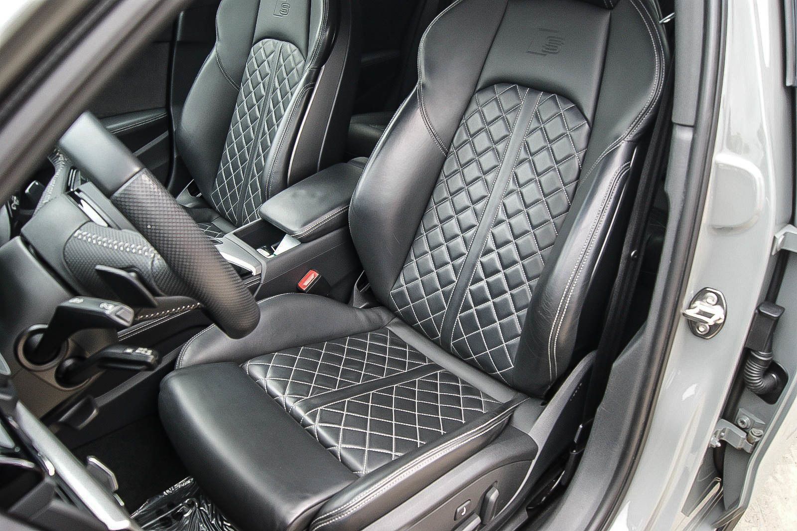 Fahrzeugabbildung Audi A4 Avant 45TFSI quattro edition one LEDER MATRIX