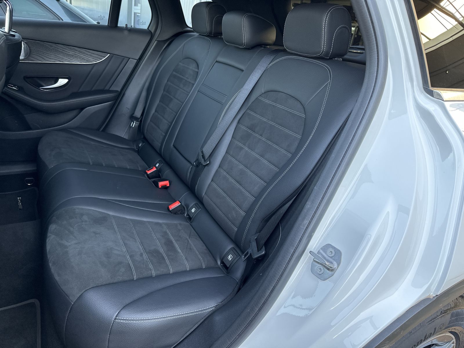 Fahrzeugabbildung Mercedes-Benz GLC 300d 4M AMG-Line NAV+LED+BURMESTER+360°+DAB