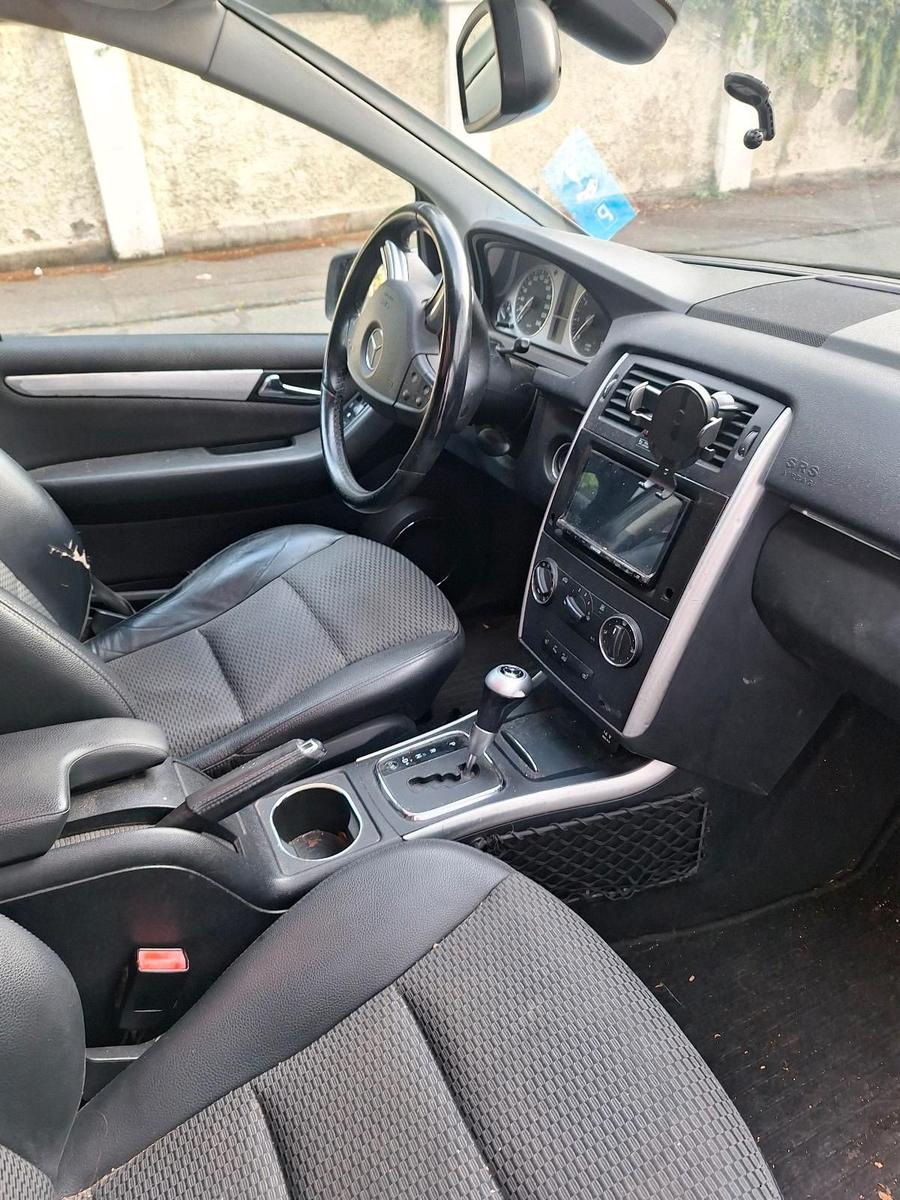 Mercedes-Benz B200 2011 — photo 13