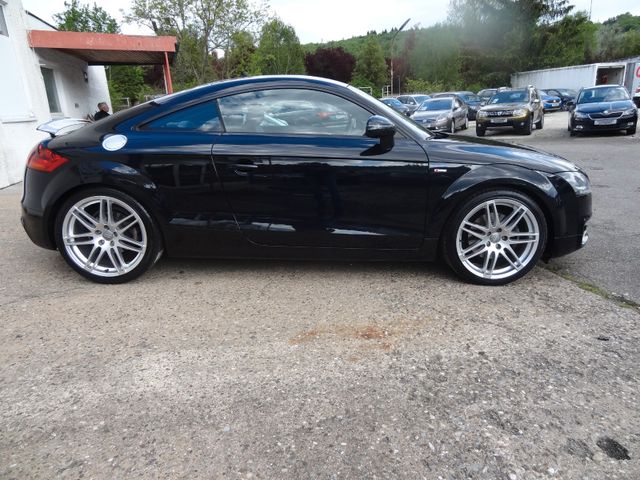 Fahrzeugabbildung Audi TT Coupe/Roadster 2.0 TFSI Coupe/S-Line/Xenon/
