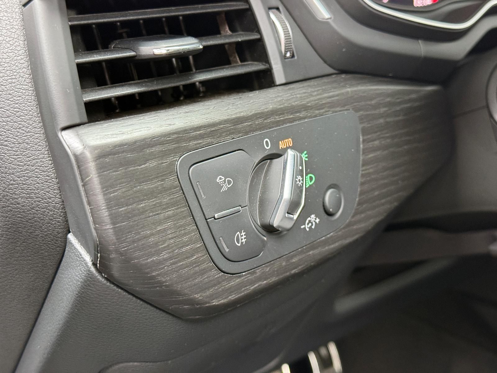 Fahrzeugabbildung Audi A4*40 TDI*S-LINE*PANO*MTRX*ACC*KEY*VIRTUAL*RCAM