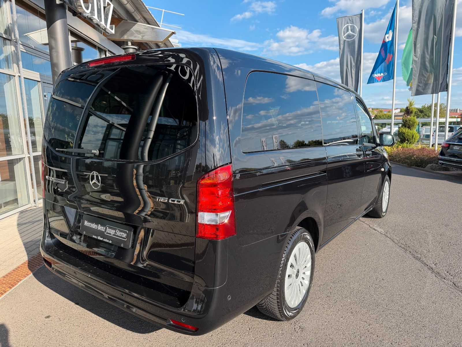 Fahrzeugabbildung Mercedes-Benz Vito 116 CDI 9G Tourer AHK2,5to Navi
