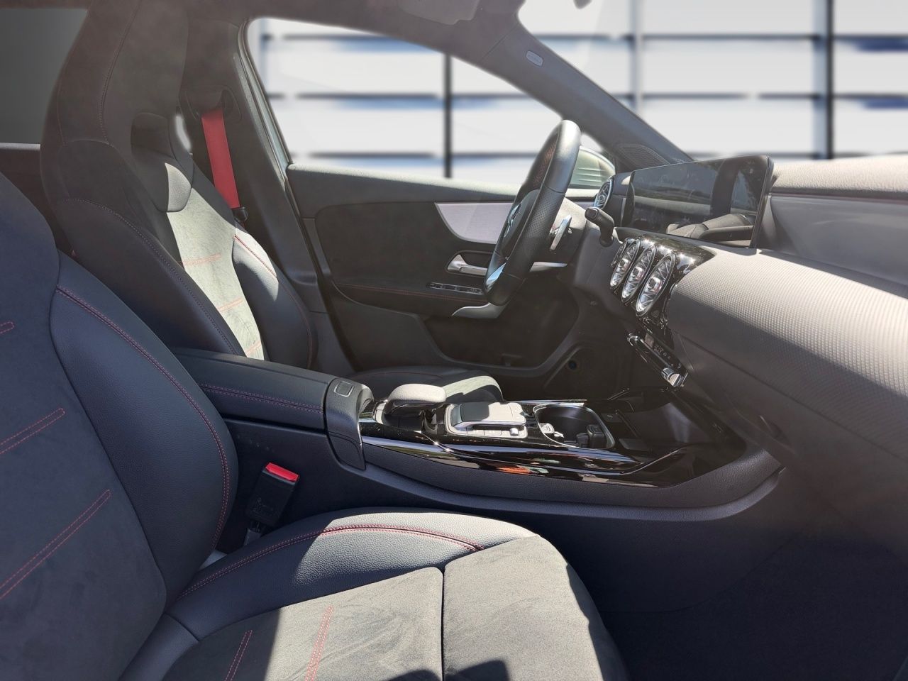 Fahrzeugabbildung Mercedes-Benz AMG A 45 4M+ MEMORY+MULTIBEAM+CARPL+AMBIENT+KEYL
