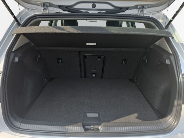 Golf VIII 1.5 TSI Life LED+NAVI+KLIMAAUT+PDC+SHZ