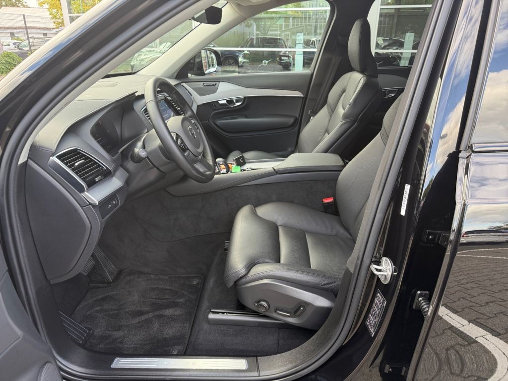 VOLVO XC90 T8 AWD Plug-in Hybrid Plus Dark AHK semi el VOLVO XC90 T8 AWD Plug-in Hybrid Plus Dark AHK semi el