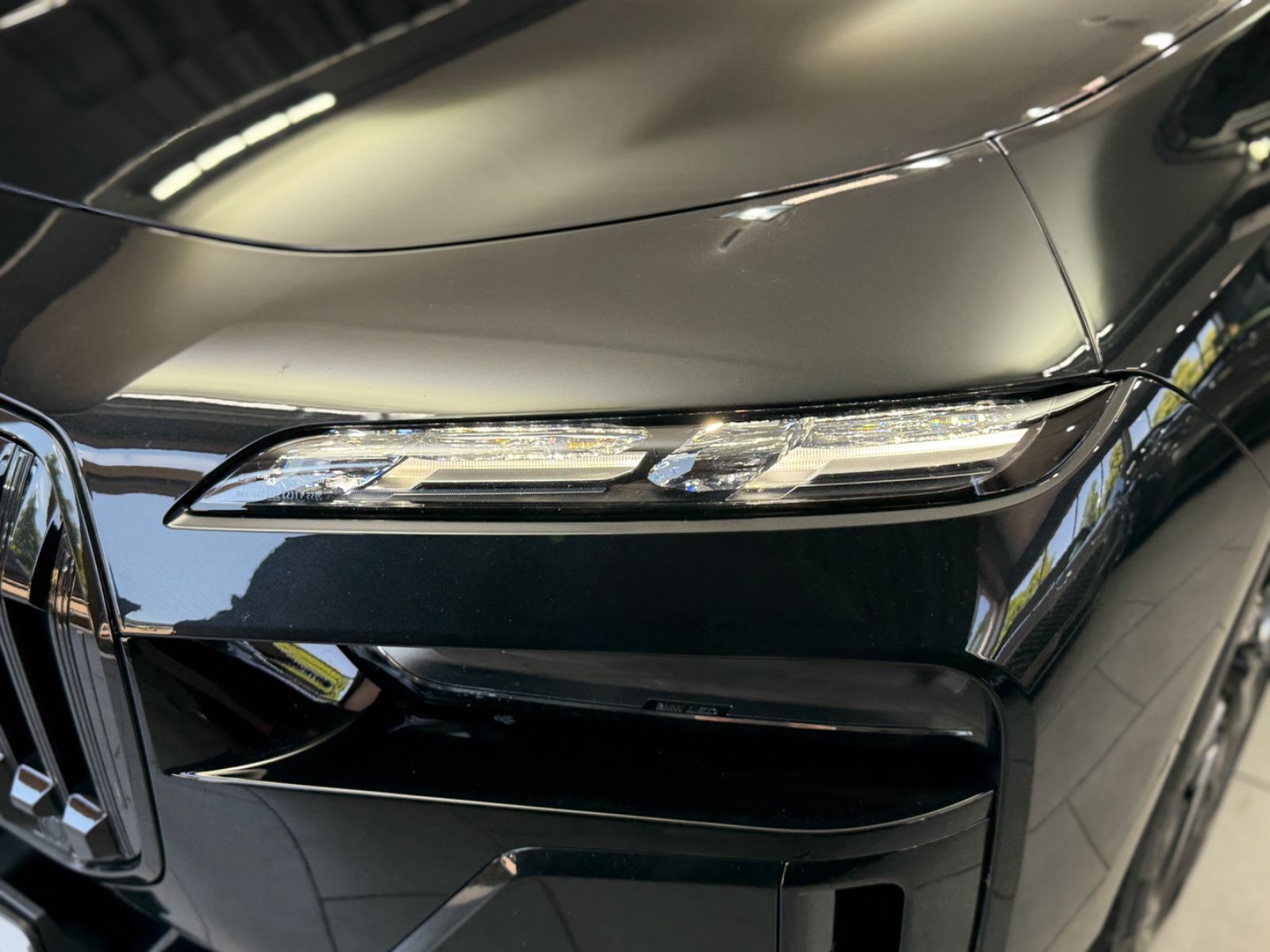 Fahrzeugabbildung BMW 750e xDrive M Sport Pro|TV|B&W|MASSAGE|SKY-LOUNG