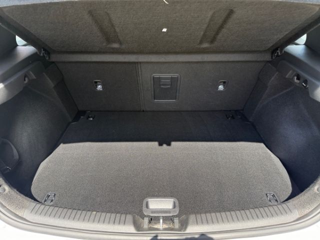 Fahrzeugabbildung Hyundai i30 Trend 1.4 +KLIMA+PDC+SHZ+BT+TEMPOMAT+RADIO+U