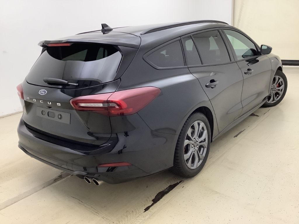 Fahrzeugabbildung Ford Focus Turnier ST-Line X HUD B&O LED Tempomat