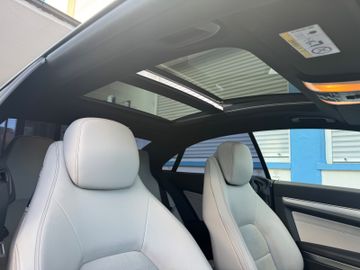 Mercedes E 250 - 12