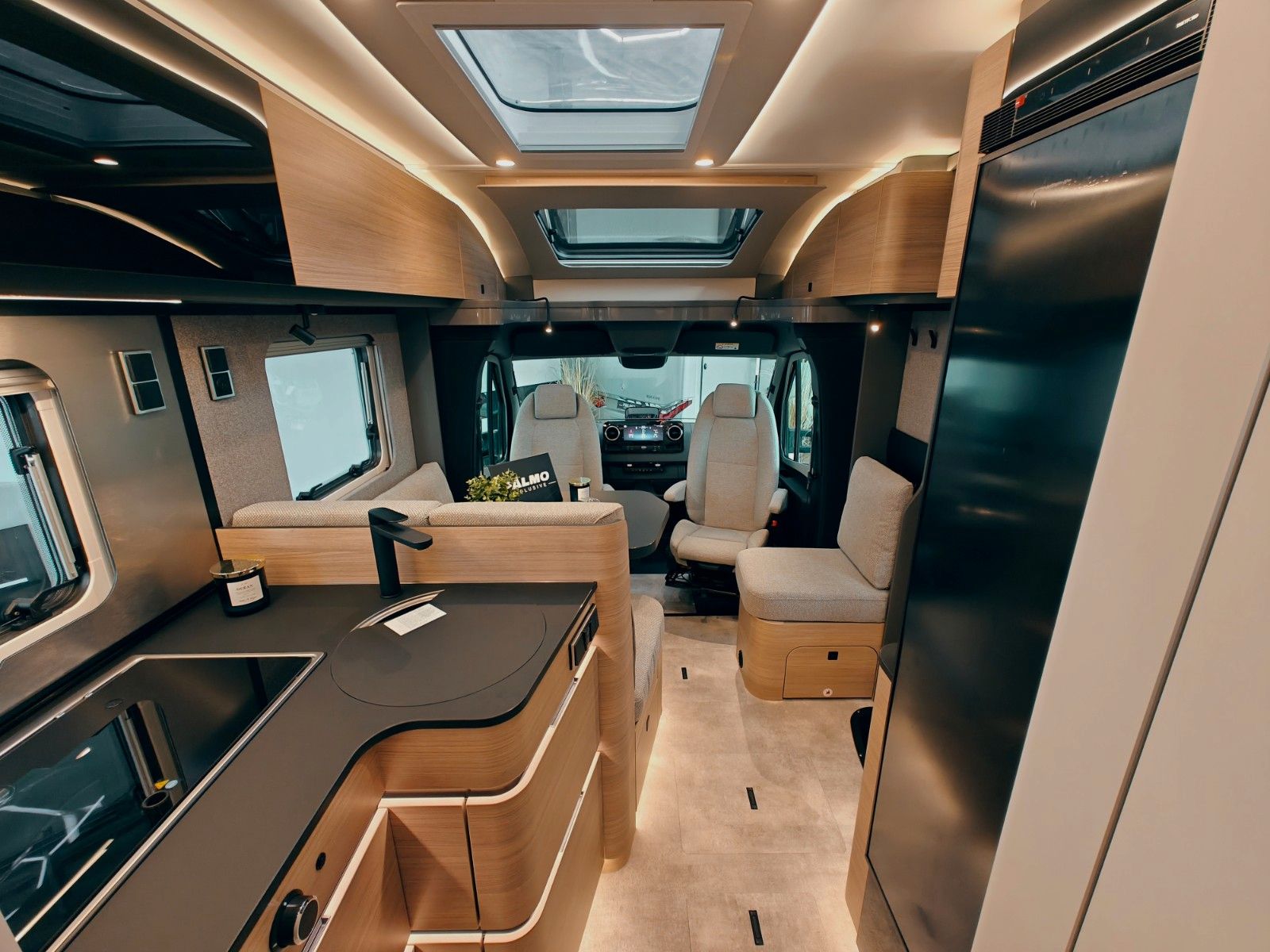 Fahrzeugabbildung HYMER / ERIBA / HYMERCAR B-KLASSE MC T 680 PREMIUM 2026 SOFORT LIEFERBAR