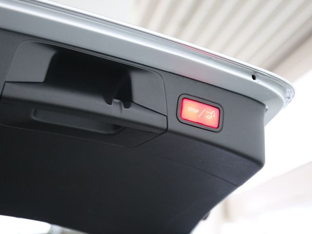 Mercedes-Benz C 250 AVANTGARDE 9G LED NAVI COMAND PANORAMA