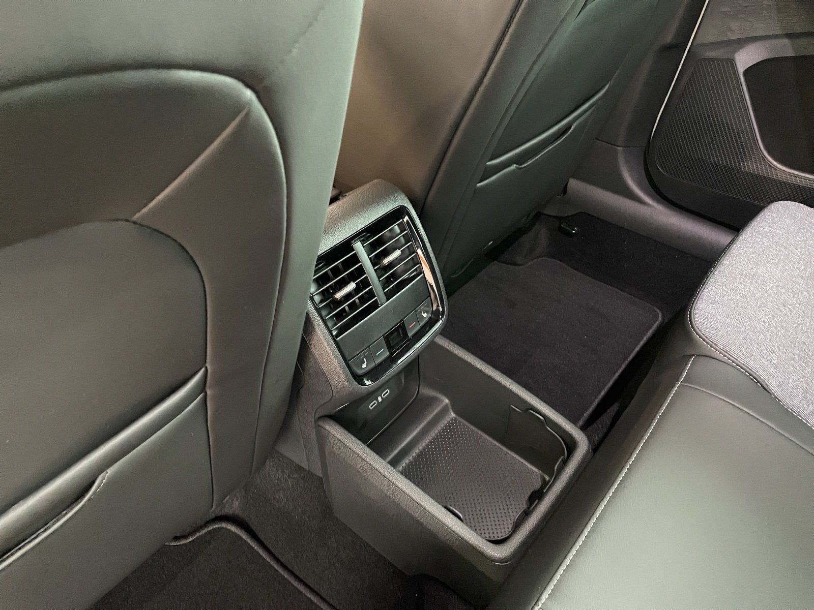 Fahrzeugabbildung SKODA Octavia Combi Sportline 1,5 TSI 110 kW DSG mHEV