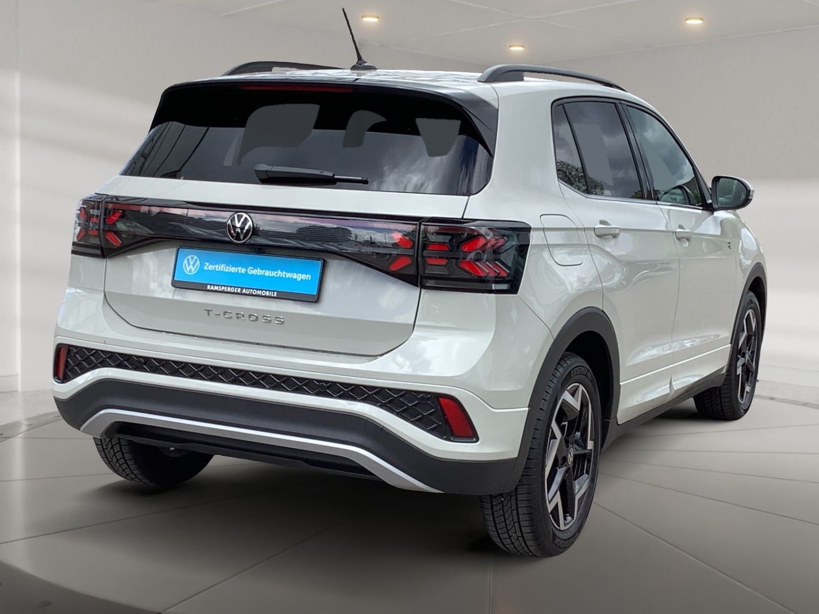 Volkswagen T-Cross 1.5 TSI DSG R-Line ACC Matrix Navi Kamer foto 5